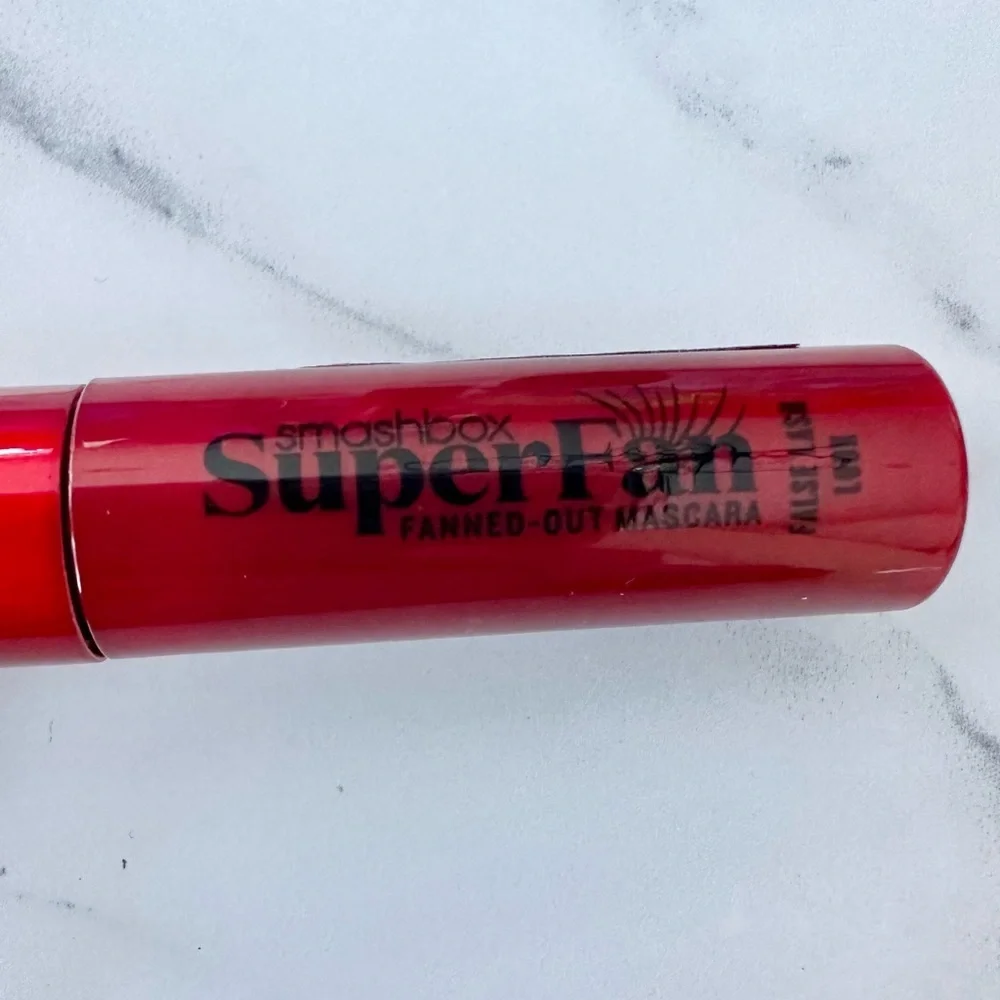 Smashbox Super Fan Mascara, Smashbox Primer, Malin and Goetz Moisturizer Samples